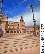 Bridge in Plaza de Espana, Seville, Spain sunny day. Стоковое фото, агентство Ingram Publishing / Фотобанк Лори