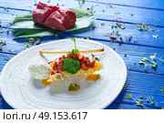 Steak Tartare with mustard ice-cream and airbag starter Tartar recipe. Стоковое фото, агентство Ingram Publishing / Фотобанк Лори