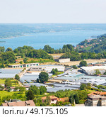 in italy landscape panorama of lake and mountain hill beautiful destination. Стоковое фото, агентство Ingram Publishing / Фотобанк Лори