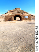 blur in iran near yazd the antique zoroastrian temple abandonated house and contruction. Стоковое фото, агентство Ingram Publishing / Фотобанк Лори