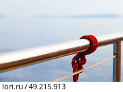 rope    and metal  in the blue say ocean mediterranean sea. Стоковое фото, агентство Ingram Publishing / Фотобанк Лори