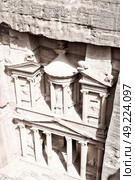 from high  the antique site of petra in jordan the beautiful wonder of the world. Стоковое фото, агентство Ingram Publishing / Фотобанк Лори