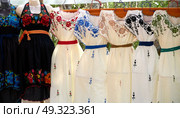Chichen itza embroided dresses in outdoor shop Mexico Yucatan. Стоковое фото, агентство Ingram Publishing / Фотобанк Лори