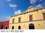 Valladolid city colorful facades Yucatan in Mexico. Стоковое фото, агентство Ingram Publishing / Фотобанк Лори