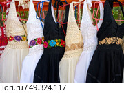 Chichen itza embroided dresses in outdoor shop Mexico Yucatan. Стоковое фото, агентство Ingram Publishing / Фотобанк Лори