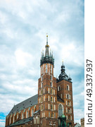 tourist architectural attractions in the market square of Krakow. Стоковое фото, агентство Ingram Publishing / Фотобанк Лори