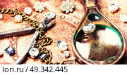 Making of handmade jewellery. jewellery making with professional tools on retro background. Стоковое фото, агентство Ingram Publishing / Фотобанк Лори