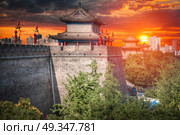 Wall around the old Chinese city of Xian. Xian Wall. Стоковое фото, агентство Ingram Publishing / Фотобанк Лори