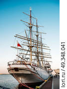 old sailing ship, frigate at anchor in the port of Gdynia, Poland. old sailing ship, frigate at anchor in the port. Стоковое фото, агентство Ingram Publishing / Фотобанк Лори