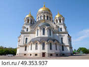 Собор Вознесения Господня (Вознесенский войсковой всеказачий собор) крупным планом солнечным майским днем. Новочеркасск, Ростовская область. Стоковое фото, фотограф Виктор Карасев / Фотобанк Лори