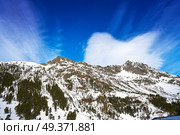 Benasque Llanos del Hospital cross country ski area in Pyrenees of Huesca Spain. Стоковое фото, агентство Ingram Publishing / Фотобанк Лори