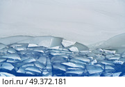 Benasque frozen reservoir Paso Nuevo in Pyrenees of Spain. Стоковое фото, агентство Ingram Publishing / Фотобанк Лори