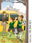 A vector illustration of a mom dropping off her kids to soccer practice. Стоковая иллюстрация, агентство Ingram Publishing / Фотобанк Лори