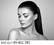 Beautiful Young Woman with Clean Fresh Skin. Perfect Makeup. Beauty Fashion. Eyelashes. Cosmetic Eyeshadow. Highlighting. Cosmetology, Beauty and Spa. Стоковое фото, агентство Ingram Publishing / Фотобанк Лори