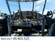 Vintage airplane dashboard, shallow focus on leverers. Vintage airplane dashboard. Стоковое фото, агентство Ingram Publishing / Фотобанк Лори