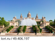 Square of Spain -  National museum of  Barcelona with fountain, Spain. Square of Spain, Barcelona. Стоковое фото, агентство Ingram Publishing / Фотобанк Лори