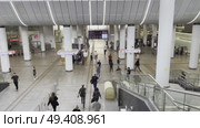 A large spacious hall of the Nizhny Novgorod transport hub with people walking around it. Russia. Moscow. 07.06.2025. Редакционное видео, видеограф Ярославский Максим / Фотобанк Лори