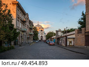 Лётный переулок с видом на Собор Николая Чудотворца. Евпатория. Республика Крым. Редакционное фото, фотограф Сергей Афанасьев / Фотобанк Лори