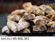 Ham bones for making broth at home in a butcher shop. Ham bones for making broth at home. Стоковое фото, агентство Ingram Publishing / Фотобанк Лори