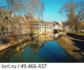 Traditional half-timbered houses on picturesque canals in La Petite France, the medieval fairytale town of Strasbourg, UNESCO World Heritage Site, Alsace, France. Стоковое фото, агентство Ingram Publishing / Фотобанк Лори