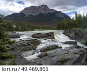 Athabasca Falls, Athabasca River, Icefields Parkway, Jasper, Alberta, Canada. Стоковое фото, агентство Ingram Publishing / Фотобанк Лори
