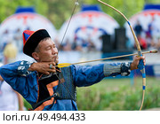Buryat (Mongolian) archer (2010 год). Редакционное фото, фотограф Александр Подшивалов / Фотобанк Лори