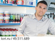 portrait of a shop keeper. Стоковое фото, агентство Ingram Publishing / Фотобанк Лори