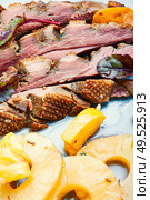 Baked duck meat with pineapple sauce.Fried duck breast. Roasted duck with ananas. Стоковое фото, агентство Ingram Publishing / Фотобанк Лори