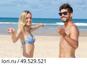 passionate couple near the sea. Стоковое фото, агентство Ingram Publishing / Фотобанк Лори