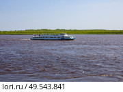 Теплоход пассажирский "Москва-145" на реке Иртыш. Редакционное фото, фотограф Илья Юрукин / Фотобанк Лори