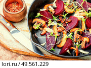 Grilled salad with beets, mushrooms, garlic and microgreens. Grilled vegetable salad. Стоковое фото, агентство Ingram Publishing / Фотобанк Лори