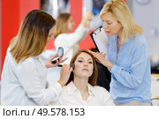 professional eyebrow correction. Стоковое фото, агентство Ingram Publishing / Фотобанк Лори