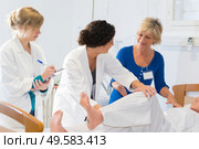 portrait of medical seminar with doctor. Стоковое фото, агентство Ingram Publishing / Фотобанк Лори