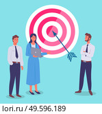 Target with arrow in bullseye, business teamwork. Team of workers dealing with setting goals. People discussing working tasks and plans. Aim of successful project. Achieving target and winning. Target with arrow in bullseye, business teamwork. Team of workers dealing with setting goals. Стоковая иллюстрация, агентство Ingram Publishing / Фотобанк Лори