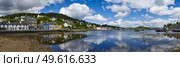 Panoramic view of Tarbert harbour on the West coast of Scotland. Стоковое фото, агентство Ingram Publishing / Фотобанк Лори
