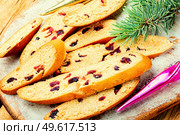 Fresh biscotti cookies with dried cranberries.Cantuccini, christmas food. Italian biscotti cookies. Стоковое фото, агентство Ingram Publishing / Фотобанк Лори