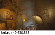 Frescoes in the cave churches of Cappadocia. Стоковое видео, видеограф German Zvyagin / Фотобанк Лори