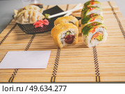 Fushion food of modern california roll and gyoza. Стоковое фото, агентство Ingram Publishing / Фотобанк Лори