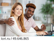young couple managing finances reviewing their bank accounts. Стоковое фото, агентство Ingram Publishing / Фотобанк Лори