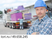Portrait of man at workplace. Стоковое фото, агентство Ingram Publishing / Фотобанк Лори