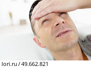 a man is suffering from frustration. Стоковое фото, агентство Ingram Publishing / Фотобанк Лори