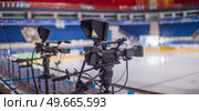 video cameras for live broadcast of sports competition in the ice arena. Стоковое фото, агентство Ingram Publishing / Фотобанк Лори