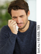 a picture of man crying. Стоковое фото, агентство Ingram Publishing / Фотобанк Лори