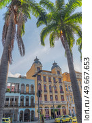 Popular bohemian area of ??Santa Teresa in Rio de Janeiro. Historic buildings are painted with graffiti. Стоковое фото, агентство Ingram Publishing / Фотобанк Лори