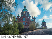 Embankment In Helsinki At Summer Evening, Finland. Uspenski Cathedral. . Стоковое фото, агентство Ingram Publishing / Фотобанк Лори