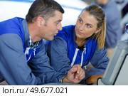 auto mechanics in a garage. Стоковое фото, агентство Ingram Publishing / Фотобанк Лори