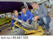 frame assembler and the materials. Стоковое фото, агентство Ingram Publishing / Фотобанк Лори
