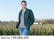 woman in a vineyard. Редакционное фото, агентство Ingram Publishing / Фотобанк Лори