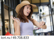 angry woman complaining about late time. Стоковое фото, агентство Ingram Publishing / Фотобанк Лори