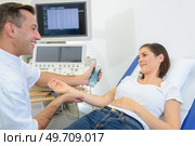 doctors in the ultrasound room. Стоковое фото, агентство Ingram Publishing / Фотобанк Лори